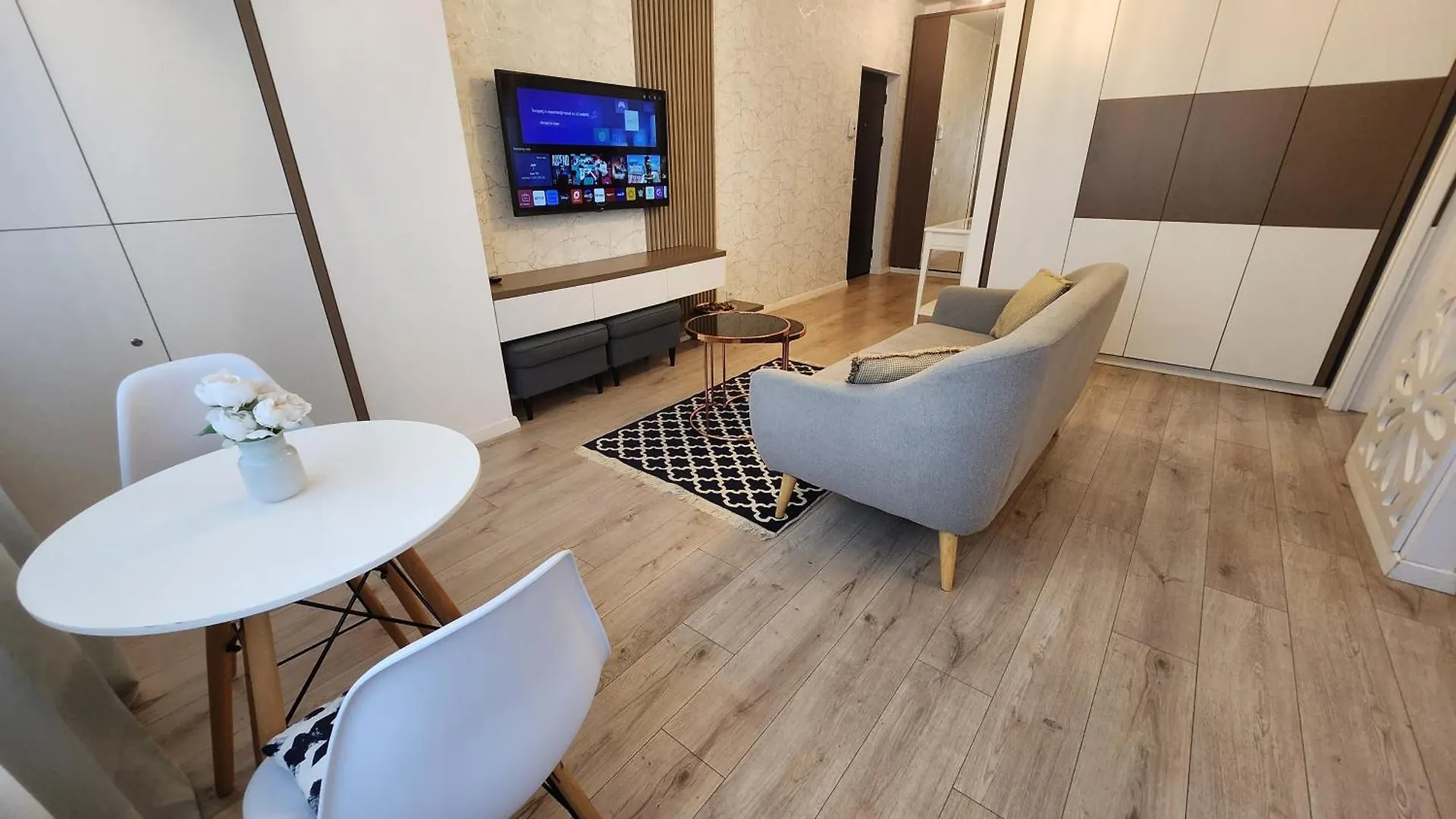 דירות בוקרשט Garsoniera Argedava
